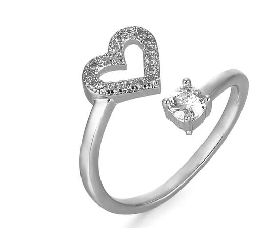 Fashionable Zircon Letter Ring with Diamonds